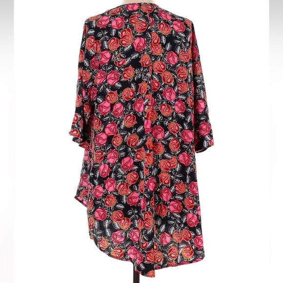LuLaRoe Lindsay Open Front Floral Kimono Cardigan High Low Black Roses Size S - Picture 2 of 6